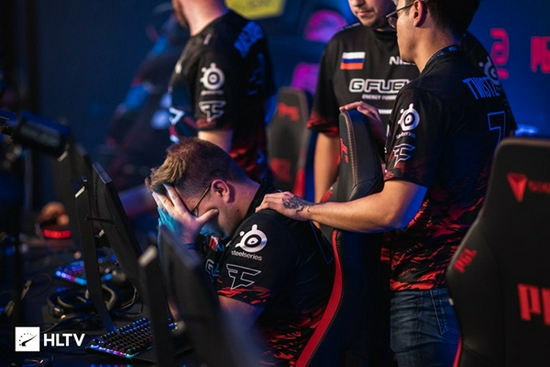 英雄联盟S15总决赛瑞士轮精彩继续 TES与BLG即将出战